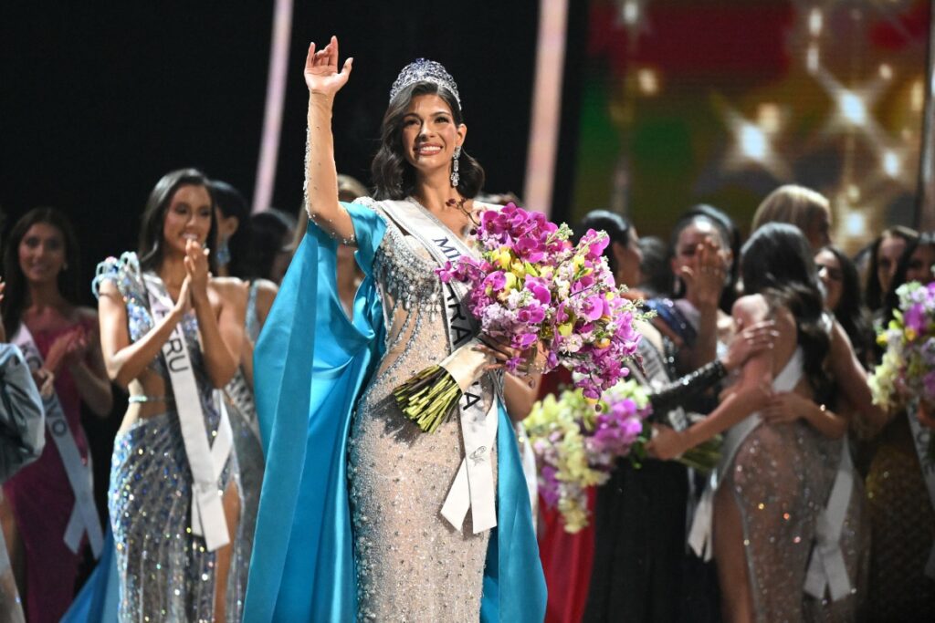 Policía de Nicaragua devuelve equipaje de Miss Universo llevado en allanamiento