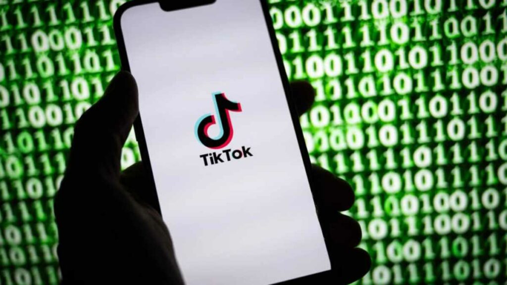 Italia impuso a la red social china TikTok una multa de 10 millones de euros por su falta de control de contenidos.