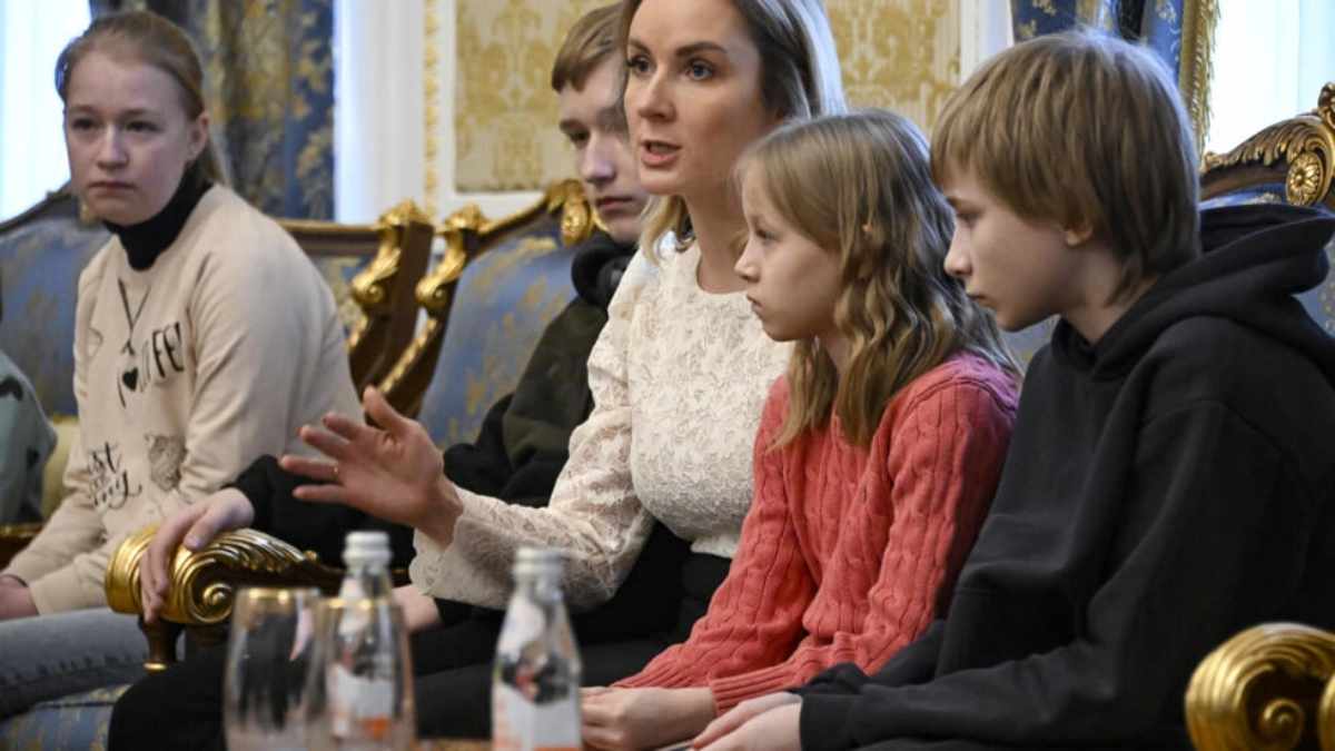 Rusia y Ucrania alcanzaron un acuerdo para canjear 48 niños desplazados por la guerra. Foto: AFP