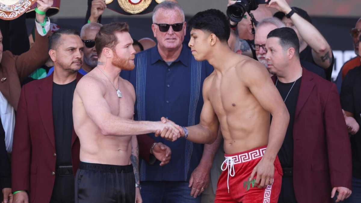 Saúl 'Canelo' Álvarez, la gran figura del boxeo actual, y el invicto Jaime Munguía cumplieron con la báscula en Las Vegas. Foto: AFP