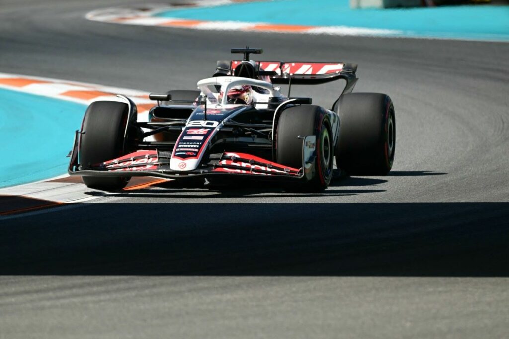 Verstappen arrasa con el esprint y la 'pole' en el GP de Miami AFP)
