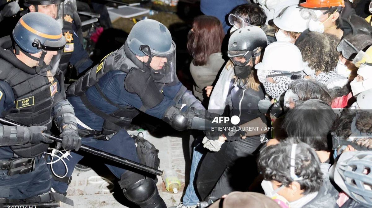 La policía desmantela protesta propalestina en universidad de Los Angeles - Mediatiko